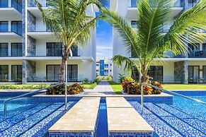 Stylish 1BR Apartment – Pool Access, Close to Beach