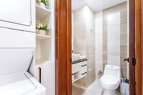 Stylish 1BR Apartment – Pool Access, Close to Beach
