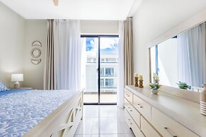 Stylish 1BR Apartment – Pool Access, Close to Beach