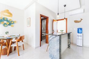 Stylish 1BR Apartment – Pool Access, Close to Beach