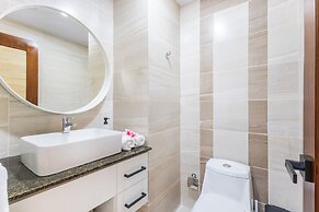 Stylish 1BR Apartment – Pool Access, Close to Beach