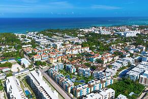 Stylish 1BR Apartment – Pool Access, Close to Beach