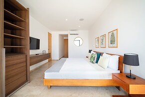 2 BR Condo with Rooftop Pool - Sasha II