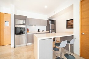 2 BR Condo with Rooftop Pool - Sasha II