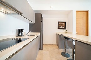 2 BR Condo with Rooftop Pool - Sasha II