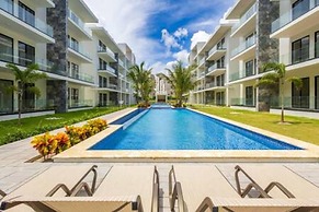 Stylish 1BR Apartment Near B Varo Beach Pool View