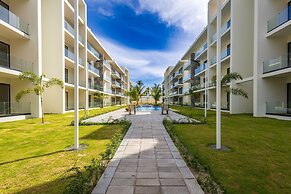 Stylish 1BR Apartment Near B Varo Beach Pool View