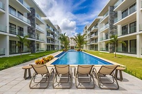 Stylish 1BR Apartment Near B Varo Beach Pool View