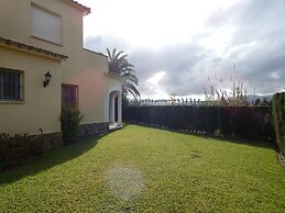 Ch103 in Oliva With 3 Bedrooms and 2 Bathrooms