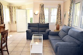 Ch103 in Oliva With 3 Bedrooms and 2 Bathrooms