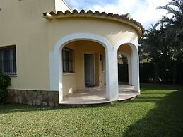 Ch103 in Oliva With 3 Bedrooms and 2 Bathrooms