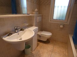 Ch103 in Oliva With 3 Bedrooms and 2 Bathrooms
