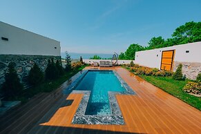 Sapanca MFA Suit Bungalow