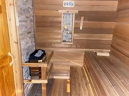 Golden Spa Suite