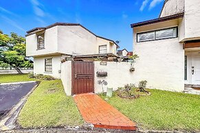 Spacious 3BR Home With Pool Access