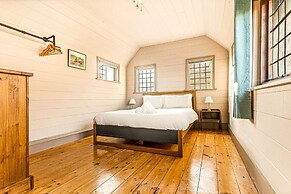 Huckleberry Farmhouse Annexe - Sleeps 27