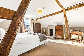 Huckleberry Farmhouse Annexe - Sleeps 27