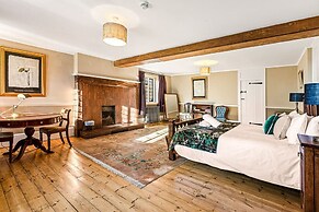 Huckleberry Farmhouse Annexe - Sleeps 27