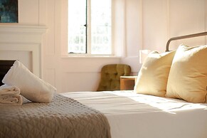 Huckleberry Farmhouse Annexe - Sleeps 27