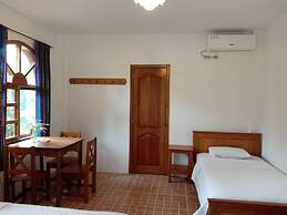 Banana Lodge