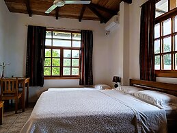 Banana Lodge