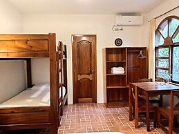 Banana Lodge