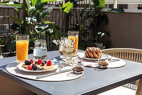 Dama Luxury Apartment