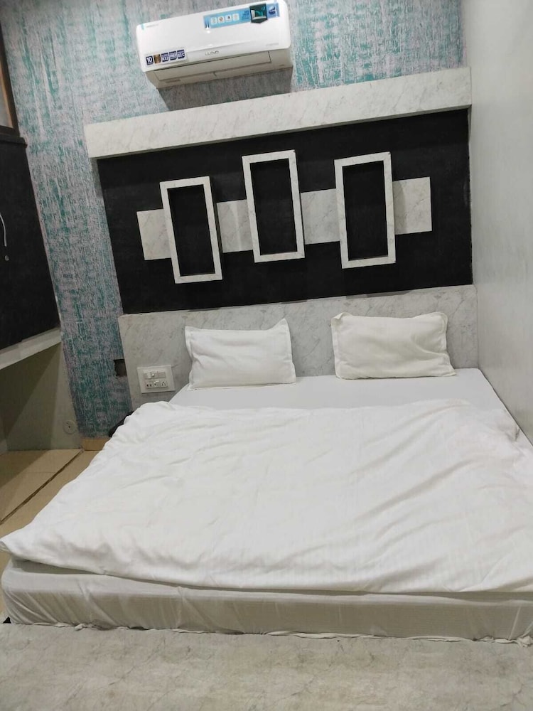 Gokul Hotel
