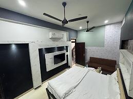 Gokul Hotel