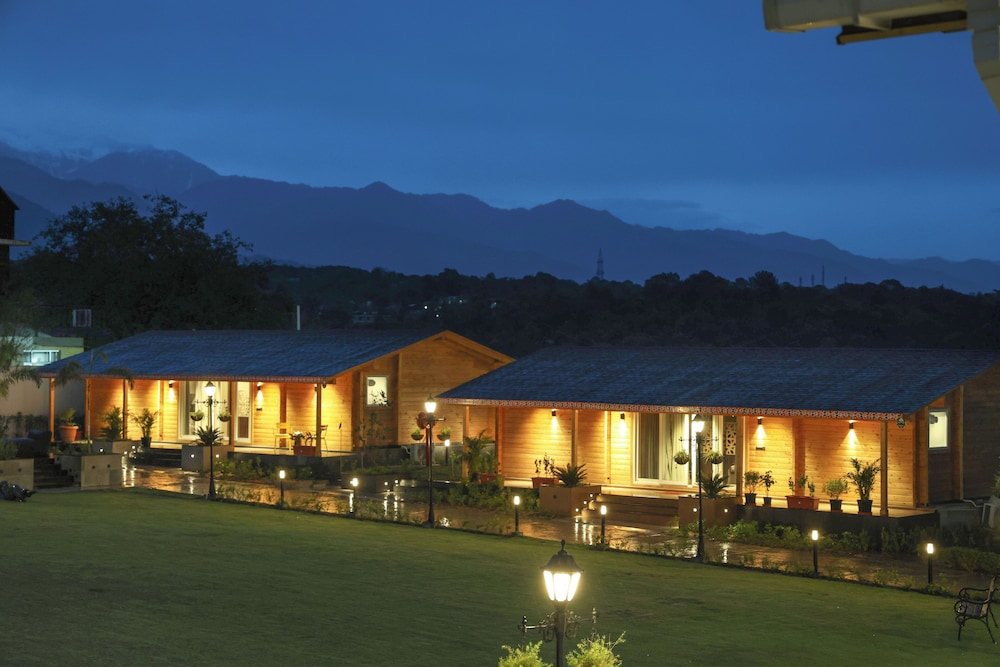 ELIVAAS Esh Cottages