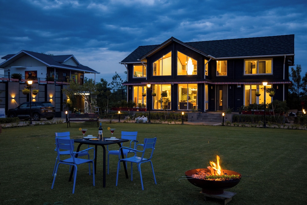 ELIVAAS Esh Cottages