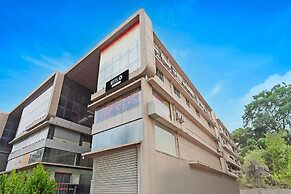 Hotel O Ugat Canal Surat Royal Orbit