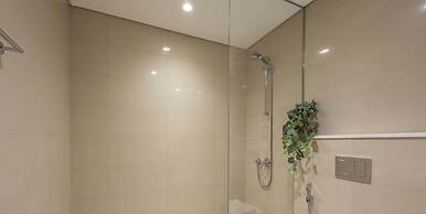 LUX | 2BR High Floor | Near Dubai Mall