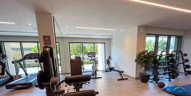 LUX | 2BR High Floor | Near Dubai Mall