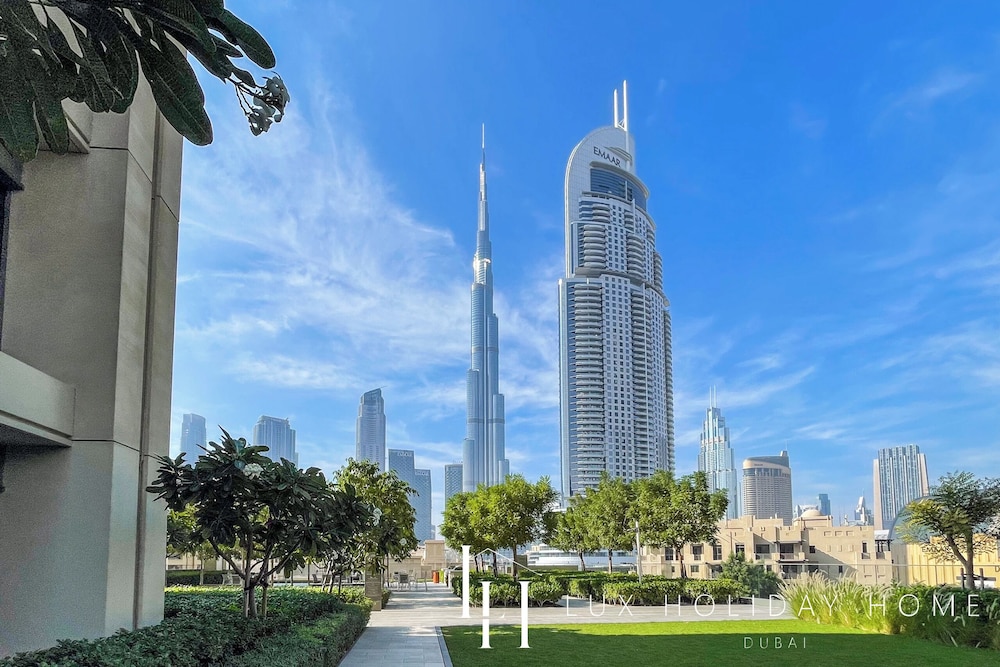 LUX | 2BR High Floor | Near Dubai Mall