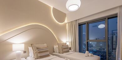 LUX | 2BR High Floor | Near Dubai Mall
