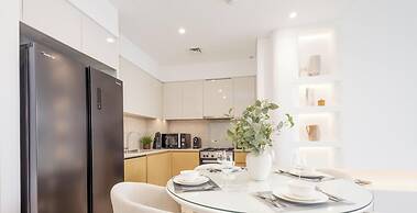 LUX | 2BR High Floor | Near Dubai Mall