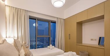 LUX | 2BR High Floor | Near Dubai Mall