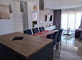 Dalmatia Apartments
