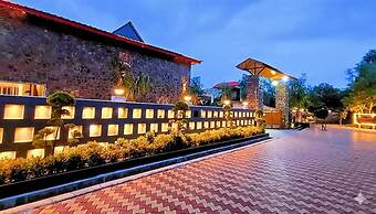 ASTORIA CORBETT RESORT