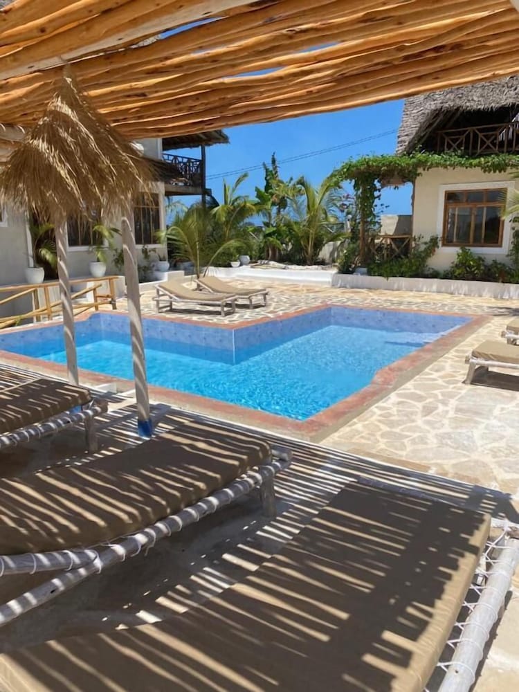 Tropical Sunset Boutique Hotel