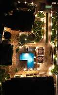 Tropical Sunset Boutique Hotel