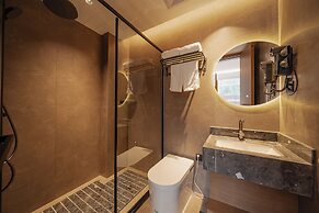 Twelve Travel Notes Song-style Homestay