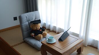 Twelve Travel Notes Song-style Homestay