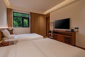 Twelve Travel Notes Song-style Homestay