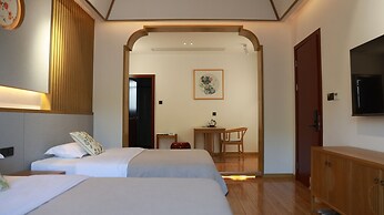 Twelve Travel Notes Song-style Homestay