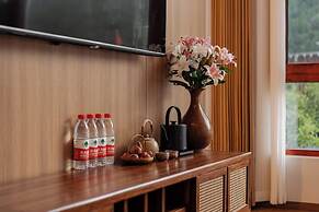 Twelve Travel Notes Song-style Homestay