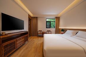 Twelve Travel Notes Song-style Homestay