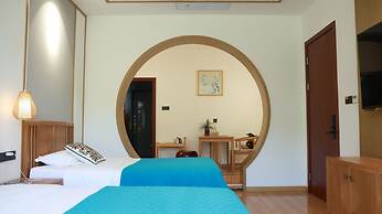 Twelve Travel Notes Song-style Homestay
