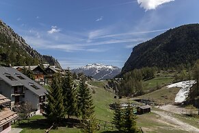 Rochebrune Apartments